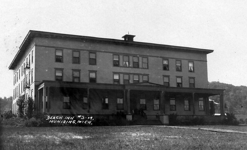 Beach Inn - Old Photo (newer photo)